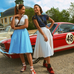 69er Ford Mustang & Brasilian Gurls (9896)